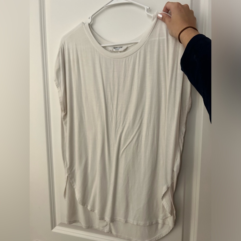 Basic white tee